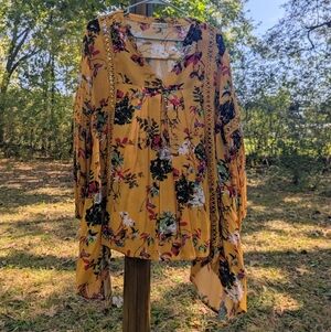 Andthewhy Beautiful Yellow Flowing Lace Hanging Top